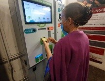 Usuarios están de acuerdo en que es mejor comprar saldo en un Oxxo o en las máquinas que están en las estaciones del Tren Ligero. EL INFORMADOR/ARCHIVO