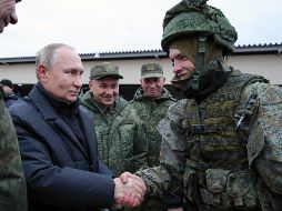 Según Putin, Occidente continúa abasteciendo de armas a Ucrania y 