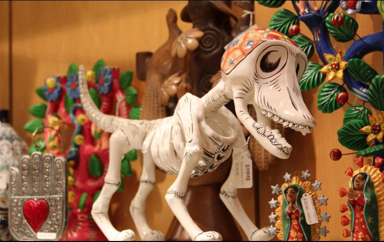 La noche del 27 de octubre, que no es una fecha oficial, pero ha sido propuesta por activistas en favor de los derechos de los animales. EFE / ARCHIVO