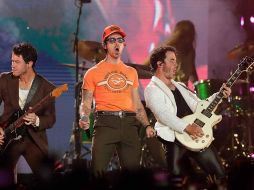 Miles de tapatíos esperaban con ansias ver a su grupo favorito. SUN/ARCHIVO