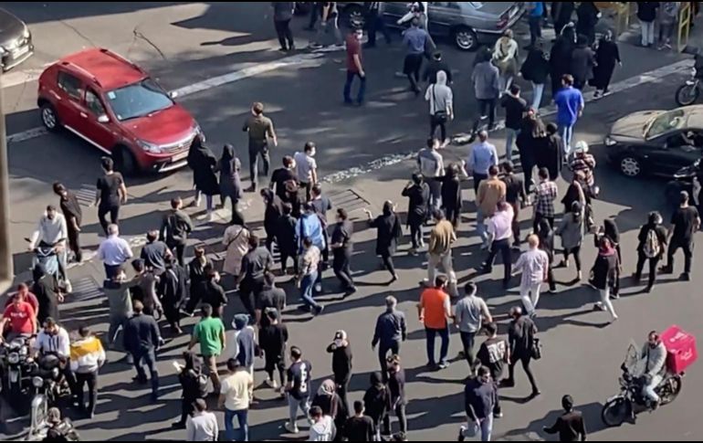 Varias protestas han tenido lugar en Irán desde la muerte el 16 de septiembre de la joven iraní Mahsa Amini. AP