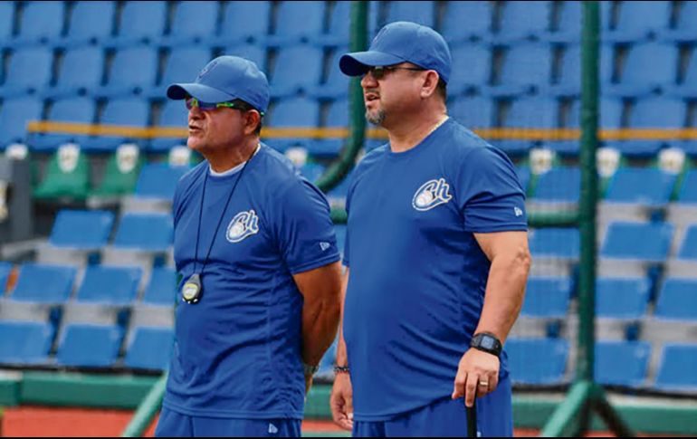 Roberto Vizcarra (der.) encabeza el cuerpo técnico de los Charros y ha logrado dos títulos. ESPECIAL/Charros de Jalisco