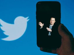 El empresario aparece en la pantalla de un celular durante una presentación de la red social, en Washington, el pasado 22 de octubre. AFP