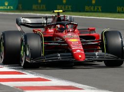 Carlos Sainz, de la escudería Ferrari, marcó los mejores tiempos del Gran Premio de México en el primer día de actividades con público en la tribuna. EFE / J. Méndez