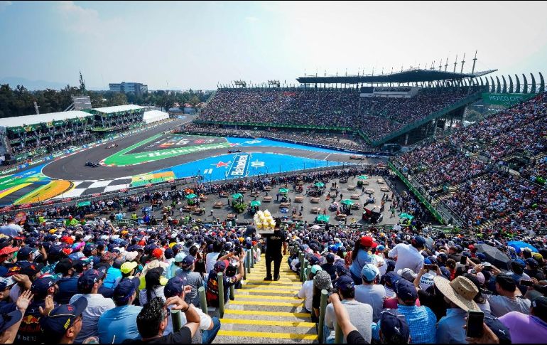 La afición fue una parte importante durante las pruebas de clasificación en donde Sergio Pérez terminó en el cuarto lugar. IMAGO7