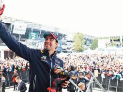 Si bien no fue redonda la jornada de clasificación para Checo, sí se dejó querer por el público reunido en el autódromo Hermanos Rodríguez. ESPECIAL/Red Bull Content Pool
