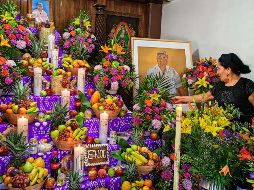 En el Día de Muertos, millones de personas honran a sus antepasados en un festivo y florido homenaje. SUN