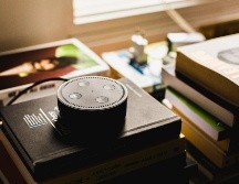 Montar una recamara IoT es una tarea no tan especializada, que no requiere de mucho presupuesto. ESPECIAL / Unsplash by Andres Urena