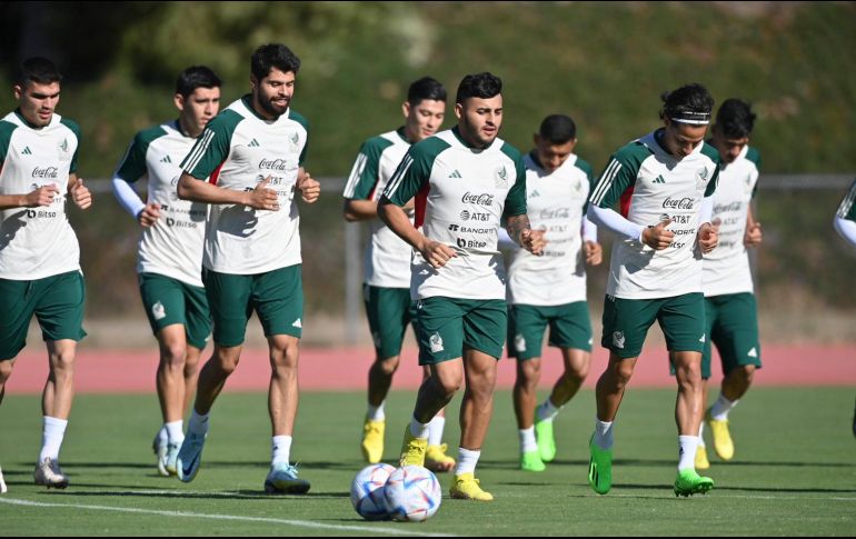 Los jugadores que se encuentran en el Centro de Alto Rendimiento (CAR) de la Federación Mexicana de Futbol, tuvieron su último entrenamiento en territorio mexicano. TWITTER/@miseleccionmx