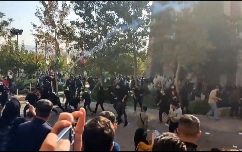 Irán se ha visto sacudido por multitudinarias manifestaciones desde la muerte el 16 de septiembre de Mahsa Amini. AFP