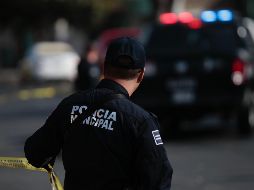 Se tiene como objetivo la apropiación de los espacios públicos a pesar del cambio de horario, en consecuencia policía municipal y estatal se encuentra presente en las calles. EL INFORMADOR/ Archivo