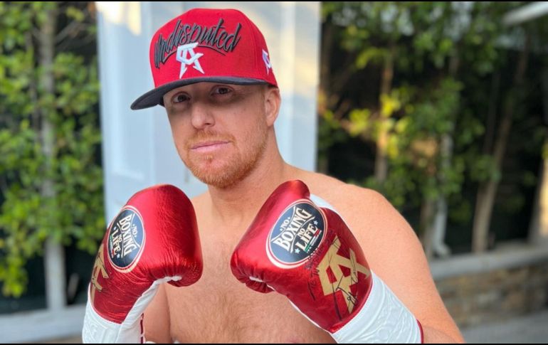 El beisbolista Justin Turner presumió en sus redes sociales su disfraz que de inmediato llamó la atención de la afición mexicana. TWITTER / @redturn2