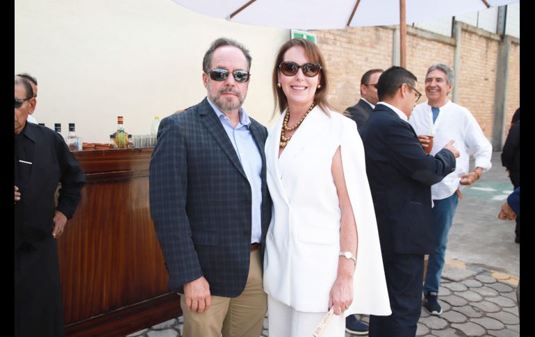 Gabriel Puig y Lorenza Medrano. GENTE BIEN JALISCO/ Antonio Martínez