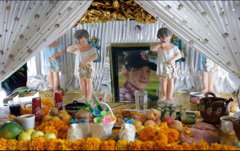 Lo que destaca de la tradición de Huaquechula es que las ofrendas se dedican a quienes murieron en los 11 meses previos a la festividad. EFE / H. Ríos