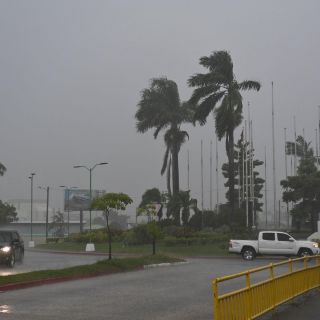 Suspenden clases en Quintana Roo por paso del huracán "Lisa"