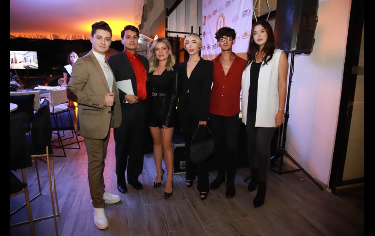Manolo Martínez, Rodrigo Amezcua, Leslie Ruiz, Alondra Ruiz, Juan Ernesto Ruiz y Paola Gómez. GENTE BIEN JALISCO/Tony Martínez