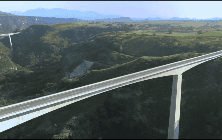 Se espera que la nueva carretera tenga un aforo de 15 mil autos diarios y mejore la conectividad, sobre todo con el puerto de Manzanillo. YOUTUBE / Gobierno de México