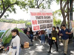 Extrabajadores del Consejo de la Judicatura del Estado de Jalisco realizaron un plantón al frente del Congreso del Estado en la espera de que el gobernador les conceda una reunión. EL INFORMADOR / C. Zepeda