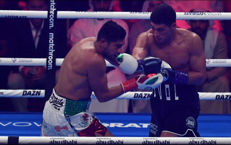 Se necesita otra dosis para destronar a un Bivol que es una amenaza para cualquier peleador que se le quiera interponer en el camino. AFP/R. LIM