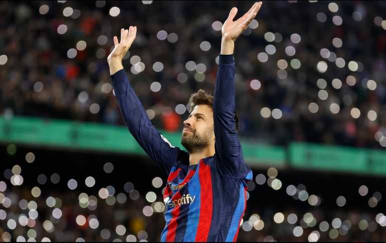 El astro español tomó la decisión de retirarse del futbol y este pasado 5 de octubre jugó su último partido como defensa del Barcelona. EFE / ARCHIVO