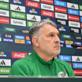 A Qatar, solo tres delanteros: Tata Martino