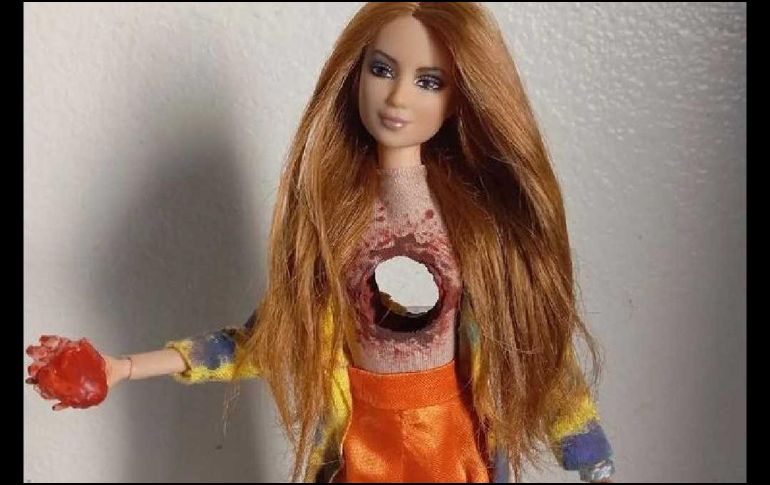 El artista Jose, quien a través de su cuenta de Instagram @popculture.dolls se dedica a intervenir muñecas, tomó inspiración del sencillo de la cantante para realizar esta muñeca de Shakira.  TWITTER/@ShakiraRock3