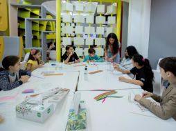 La Feria Internacional del Libro de Sharjah (SIBF) alberga un total de mil 500 actividades dirigidas por 150 invitados de 57 países. ESPECIAL/SIBF