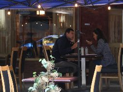 A partir de las políticas de cero contacto, implementadas en la pandemia, se potenció la popularidad de los códigos QR no solo en restaurantes, sino también en la entrada a ciertos establecimientos de entretenimiento. SUN / ARCHIVO