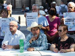 Habitantes de Temacapulín acudieron al Centro tapatío para exigir que les regresen los predios. EL INFORMADOR/ A. Camacho