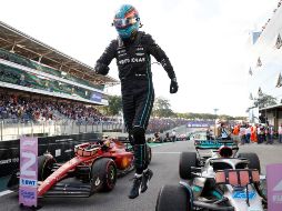 Este sábado la escudería británica Mercedes festeja por el triunfo de George Russell en la Carrera Sprint del Gran Premio de Brasil. EFE / F. Bizerra