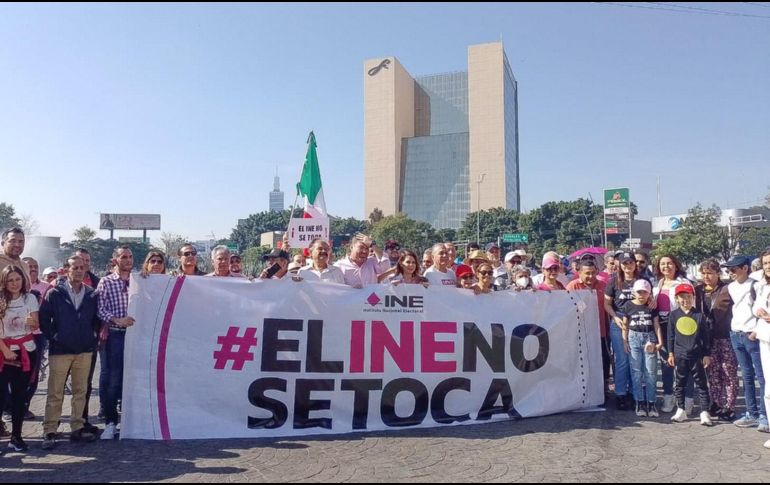 “Yo personalmente comparto la preocupación de que se eche abajo esta institución, yo quisiera que se fortaleciera”, dijo el cardenal tras la manifestación de hoy. EL INFORMADOR / C. Zepeda