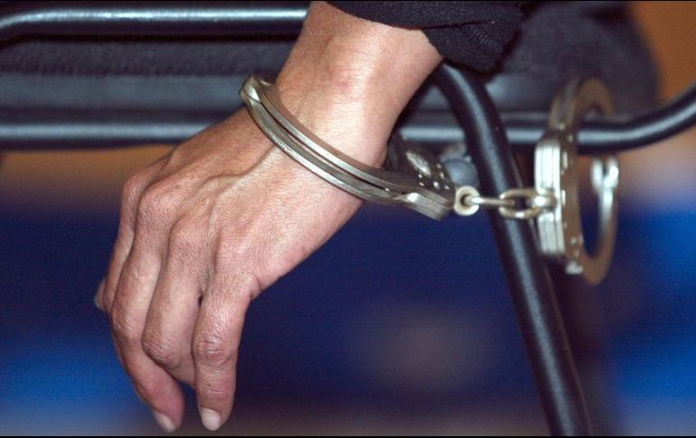 Se reporta un detenido, se presume que podría ser el chofer del vehículo. EL INFORMADOR / ARCHIVO