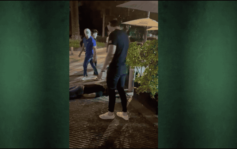 El fin de semana, circuló un video en redes donde se denuncia agresión a un joven por su preferencia sexual. TWITTER / @ChilangoChef