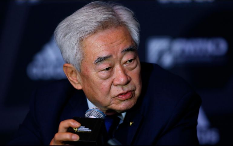 Chungwon Choue, presidente de la Federación Internacional de taekwondo, habló en conferencia de prensa sobre la oportunidad de afinar los cambios recientes a las reglas de la disciplina en el Mundial de Guadalajara. EFE/F. Guasco