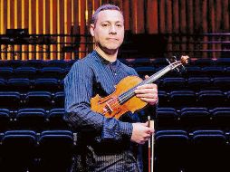 El concertino de la Orquesta Solistas de América (OSA) será el encargado de dar inicio al concierto “Serenatas”. CORTESÍA