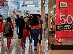 Uno de los productos que más se adquieren durante esta iniciativa es la ropa. EL INFORMADOR/ Archivo