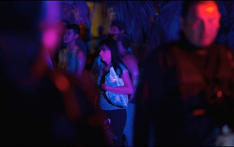 La noche del domingo pasado, al salir de un bar del boulevard La Marina, Jesús Miguel y la joven Estefanía 