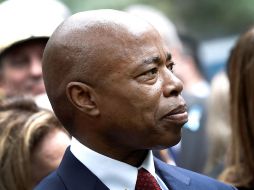 El alcalde de Nueva York, Eric Adams impulsa la propuesta que beneficiaría a unos 60 mil trabajadores en la ciudad. EFE
