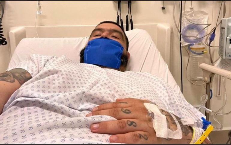 En dichas imágenes se puede ver al también locutor que está acostado en la cama de un hospital con un semblante pálido. INSTAGRAM / mole82