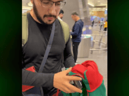 Los mexicanos que ingresan alcohol a Qatar están jugando con la ley local que prohíbe la venta y consumo de licores y cervezas fuera de los lugares establecidos. TIKTOK / ricardo84256