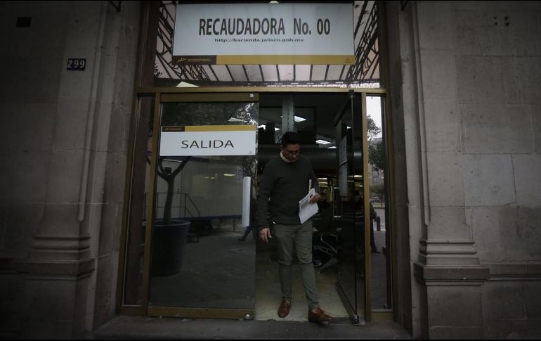 Cabe resaltar que los descuentos por El Buen Fin continuarán en el pago de refrendo y multas. EL INFORMADOR / ARCHIVO