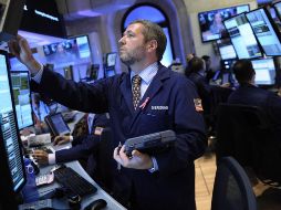 Entre las 30 empresas cotizadas del Dow Jones, destacaba la bajada de un 1.1 % de Salesforce y la subida de 2.85 % de UnitedHealth. EFE/ARCHIVO