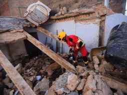 El techo de una finca de la colonia Santa Cecilia colapsó dejando cuatro personas lesionadas. ESPECIAL