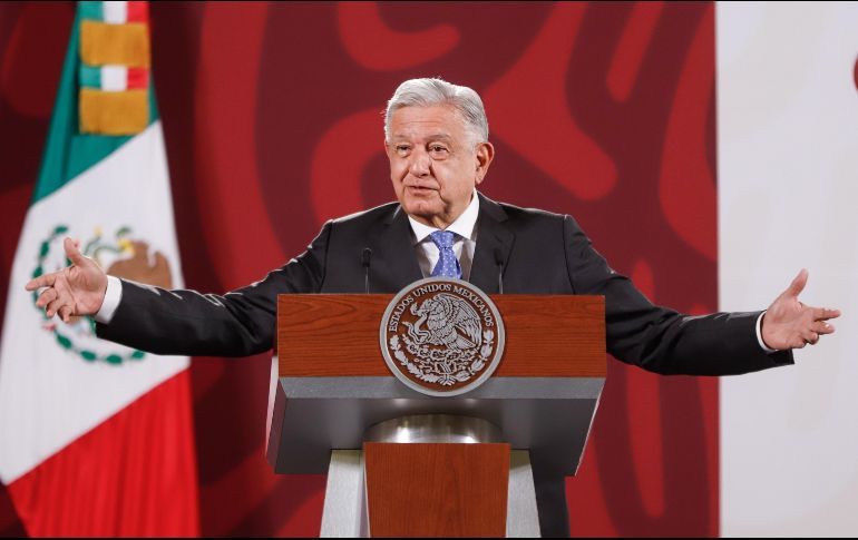 López Obrador recordó que él fue de los primeros en decir que el PRI y el PAN era lo mismo. EFE / I. Esquivel