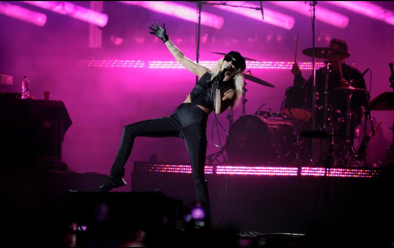 Miley Cyrus interpretó temas como 