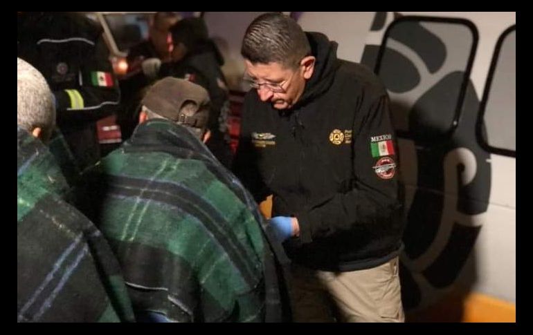 Las bebidas calientes, pan y cobertores se han repartido principalmente en las zonas cercanas a los hospitales. @PC_NuevoLeon