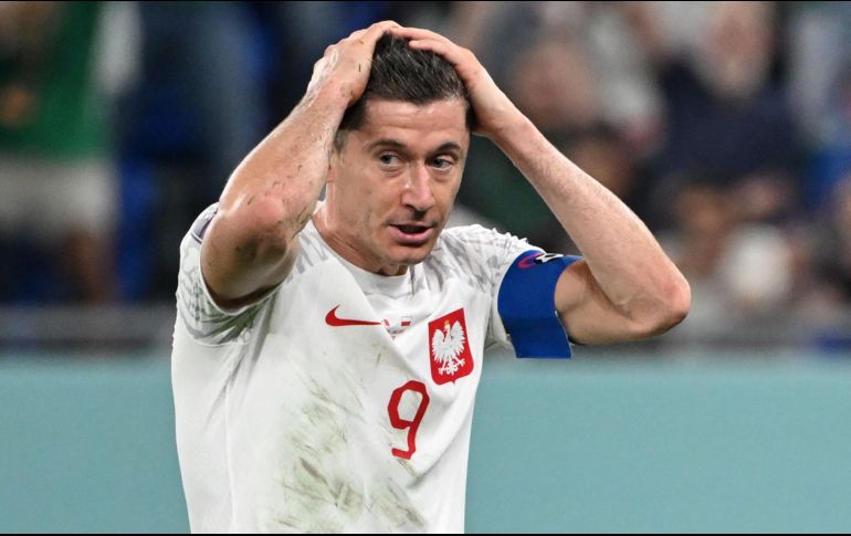 Czeslaw Michniewicz dijo que Lewandowski entrenó penales el lunes y no erró ninguno, todo lo contrario a lo que sucedió hoy contra México. AFP / A. Isakovic