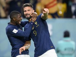 Olivier Giroud (#9) fue uno de los anotadores del partido y lo hizo en dos ocasiones. EFE / L. Gillieron