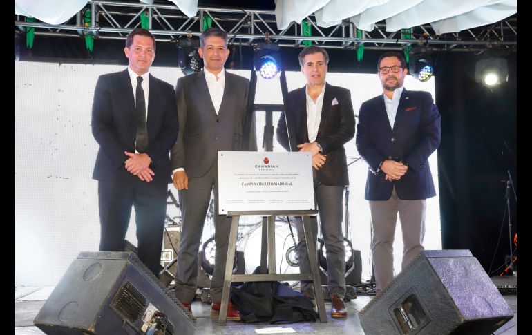 Develación de la placa conmemorativa. GENTE BIEN JALISCO/Claudio Jimeno