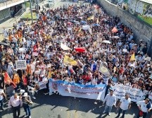 Alrededor de las 11:25 horas sucedió este hecho vandálico en contra de los universitarios en avenida Javier Mina y Calzada Independencia. EL INFORMADOR / E. Gómez